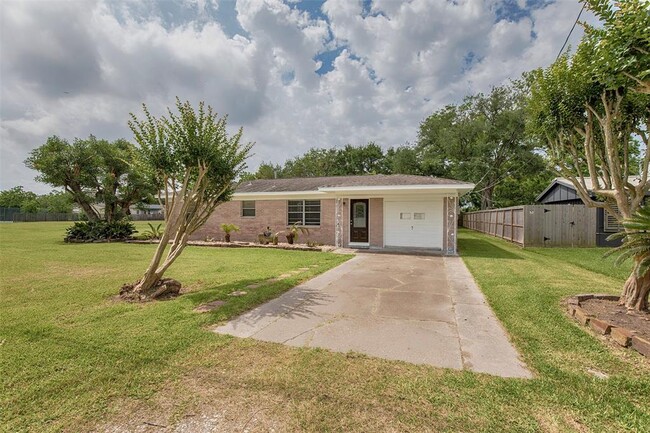 Photo - 2569 Cliff Dr House