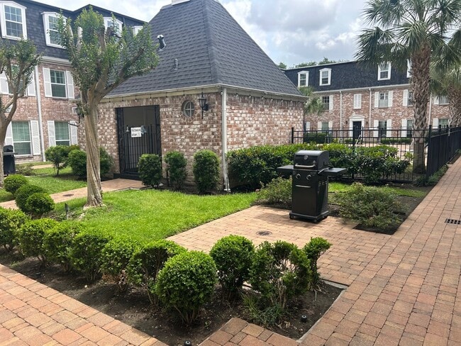 Photo - 359 N Post Oak Ln Unit 121
