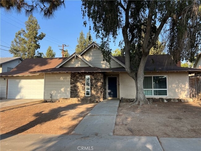 Building Photo - 705 S Grove St Rental