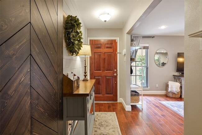 Photo - 10710 Overbrook Ln