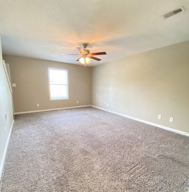 541B PATRIOT PARK CT, CLARKSVILLE, TN 37042