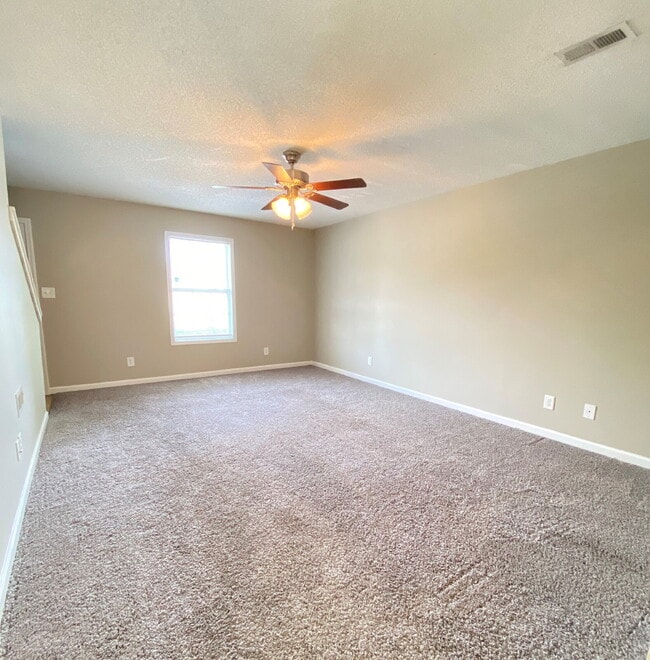 Photo - 541 Patriot Park Ct