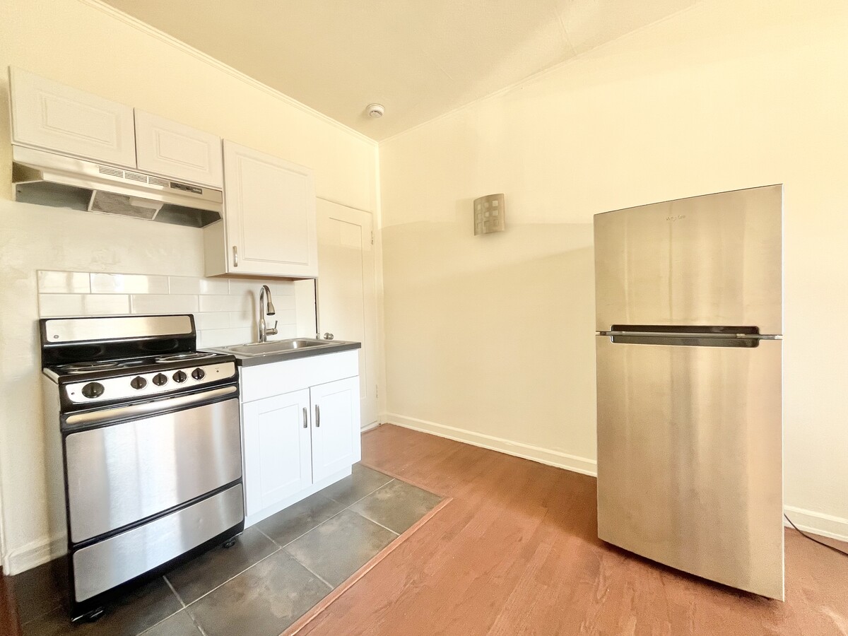Photo - 652 S Dunsmuir Ave Unit 206