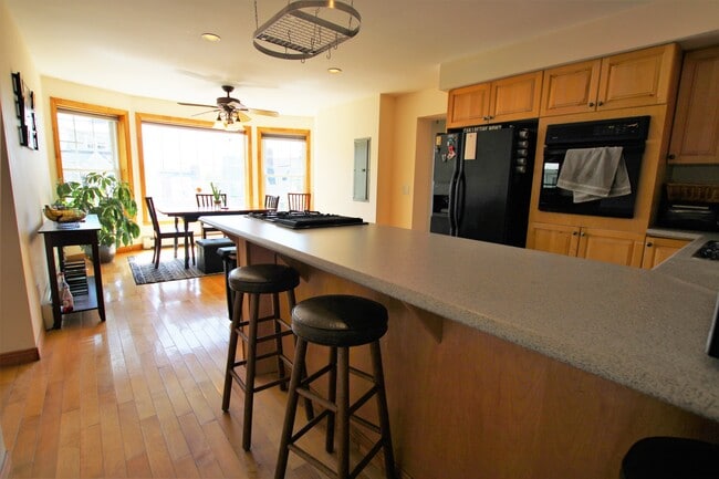 Photo - 10 Lanark Rd Unit 2