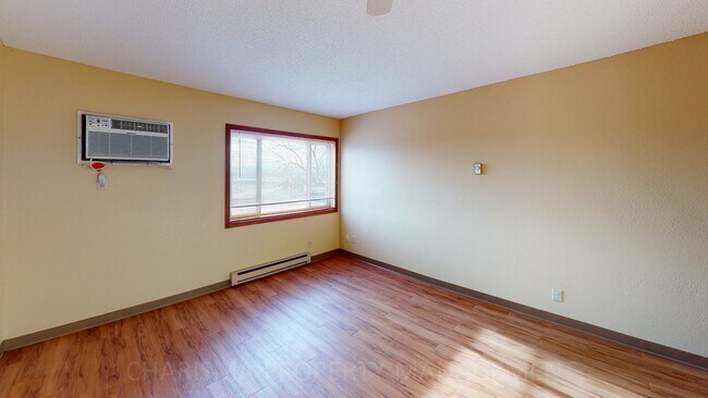 814 E Highway 44