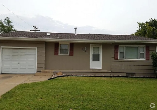 Building Photo - 2511 Rockhurst Rd Rental