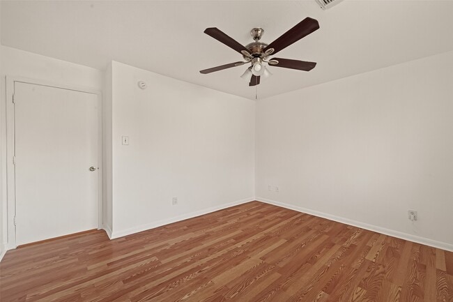 Building Photo - 16315 April Ridge Dr