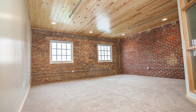 Photo - 80 W Water St Unit 202