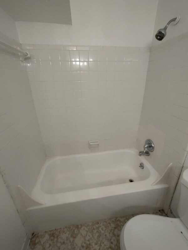 Photo - 304 Oakland St