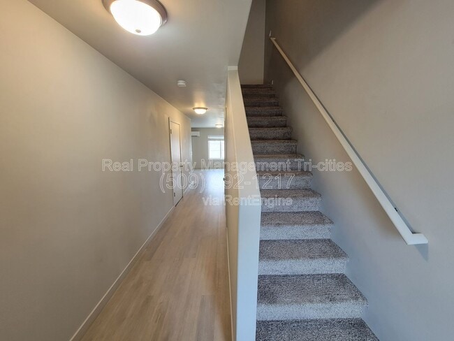 Photo - 413 Whitefish Ln