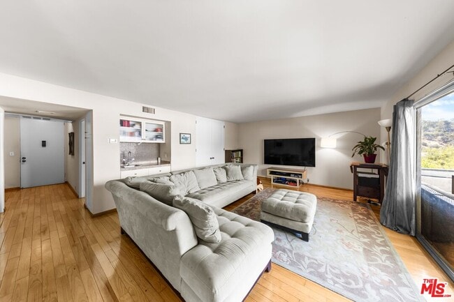 190 Arroyo Terrace Unidad 305