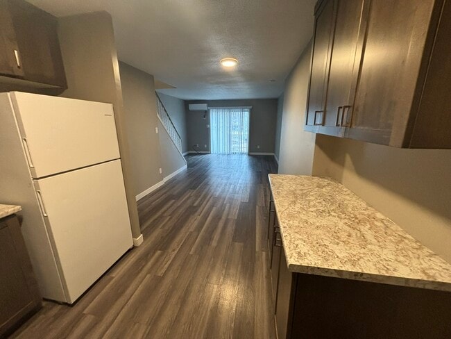 Photo - 511-511 Albert St Unit 105