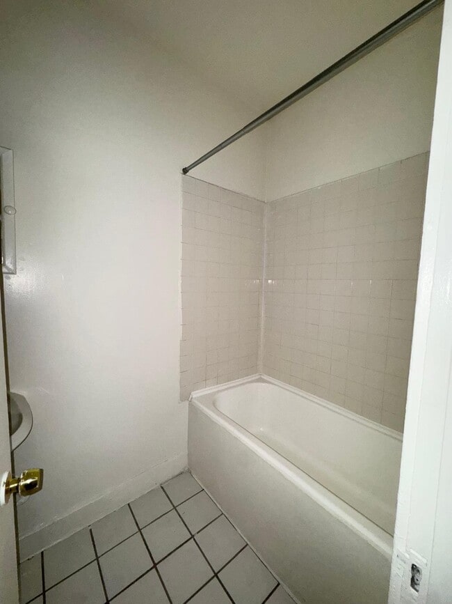 Photo - 1825 Ivar Ave Unit 209