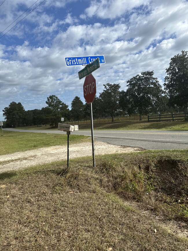 Private Driveway - 13978 Gristmill Creek Rd