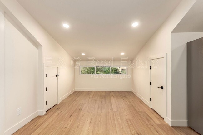 Photo - 125 N 11th Ave Unidad B