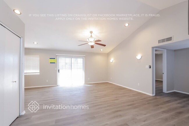 Photo - 907 W Ross Ave