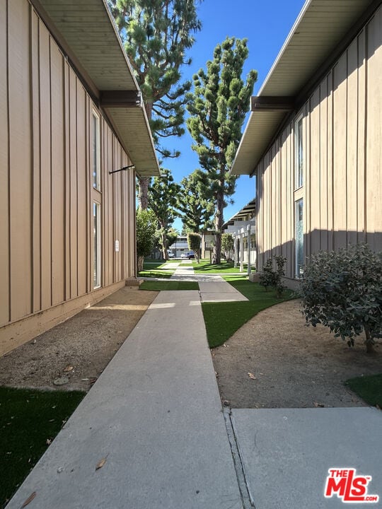 Photo - 11131 Rose Ave Unidad 17