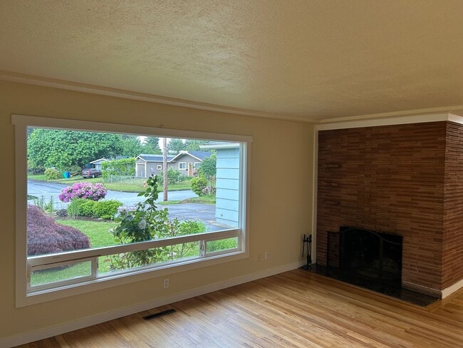 Photo - Updated Spacious Home!