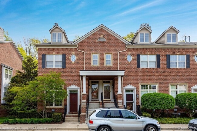 Building Photo - 16944 Farmington Rd Unit 22