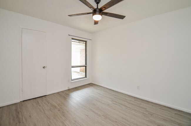 12266 Huntington Venture Dr