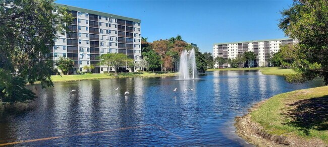 Photo - 2334 S Cypress Bend Dr Unidad 202 Rental