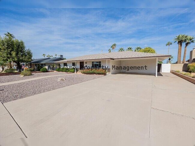 Photo - 428 E Fremont Dr