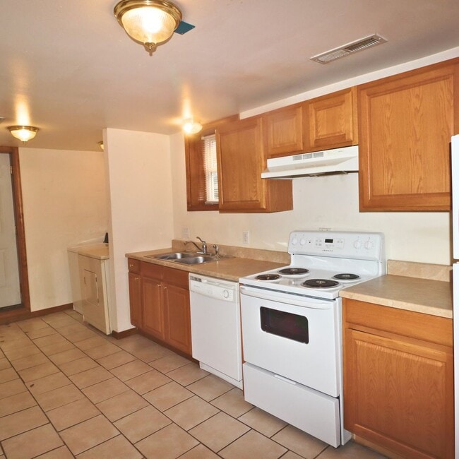 Photo - 1105 Hamilton Way Unit C