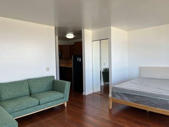Photo - Makikilani Plaza Studio w/ 1 parking stall.  Avail 6/30/26