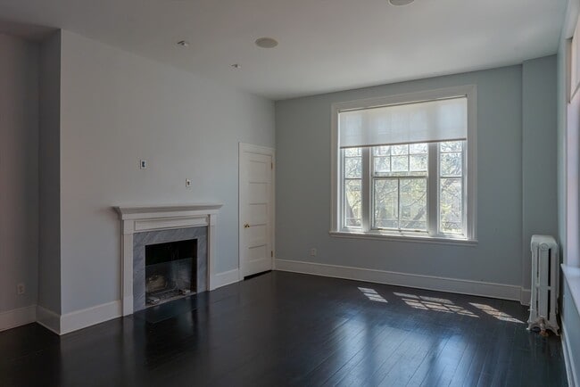 Photo - 371 Harvard St Unidad 2AB Rental