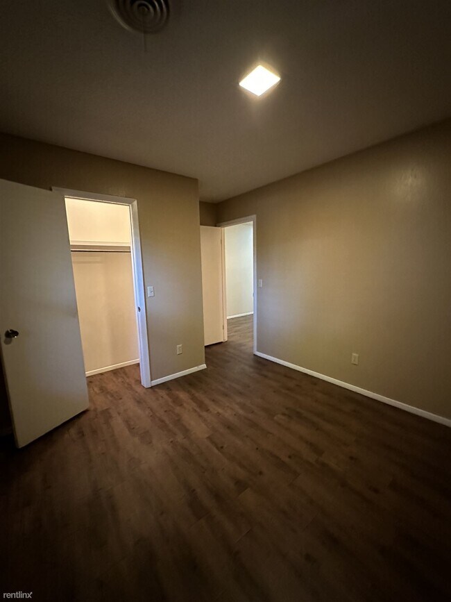 Photo - 2 br, 2 bath Duplex - 4470 Ridgecrest Circ...