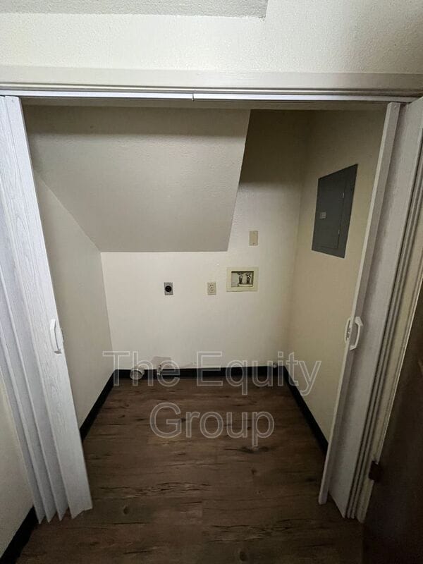 850 N Williford Dr