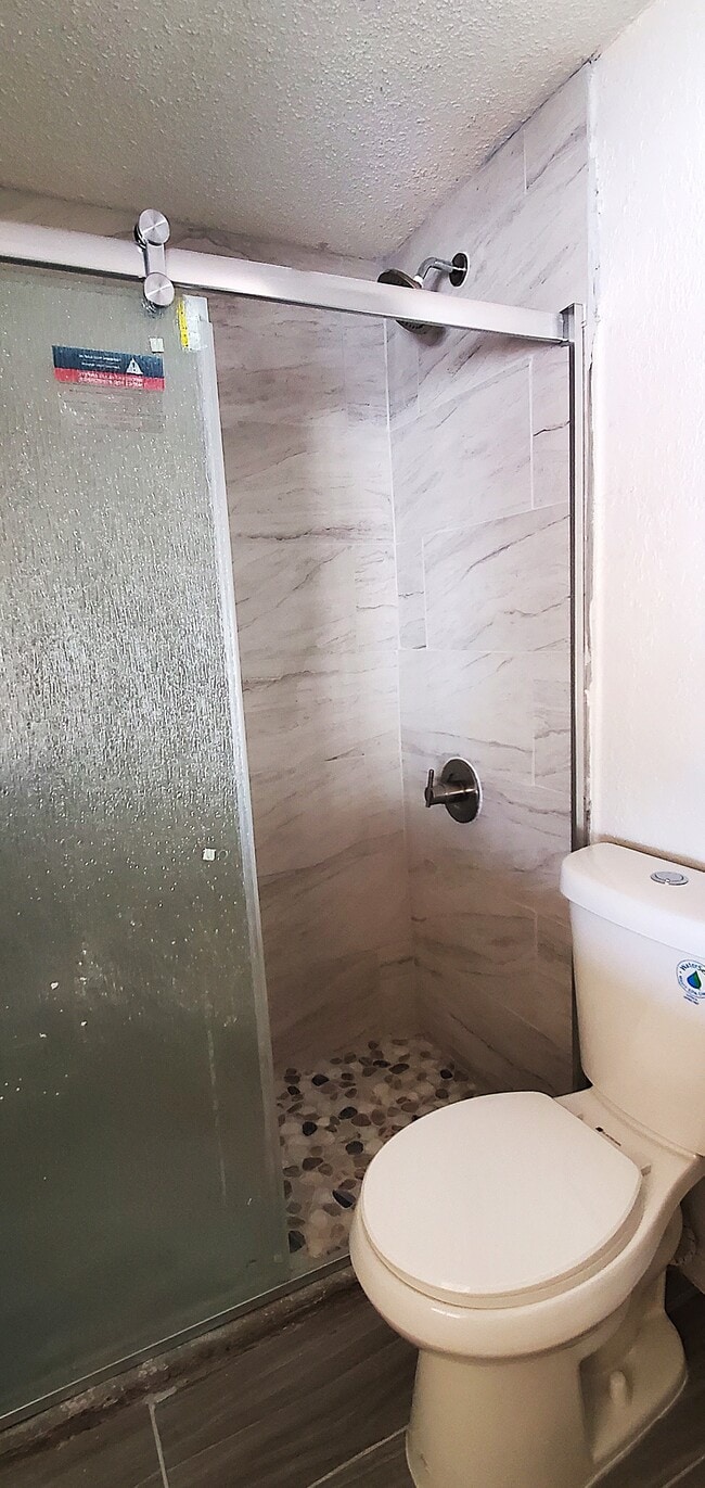 Hall Bath - 2041 N Ajo Gila Bend Hwy