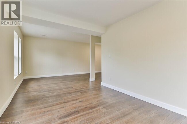 Photo - 321 Dalhousie St