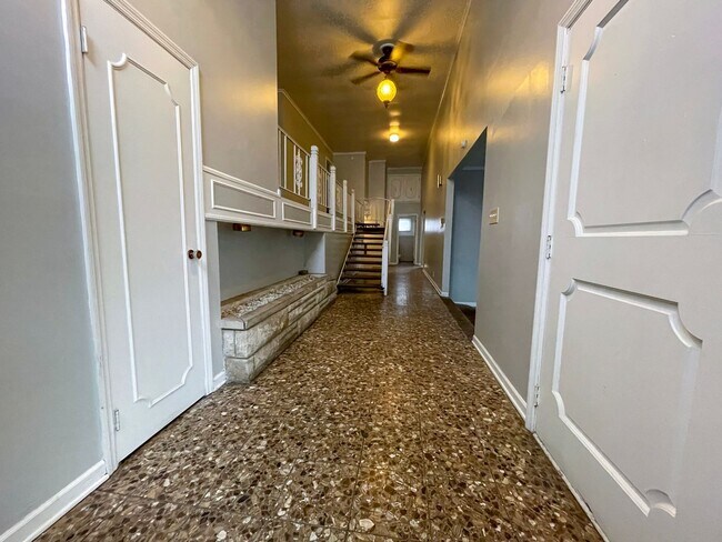 Photo - 824 W Wayne St Unit 828 W Wayne St.