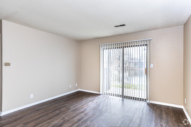 2HAB, 1BA - 755 ft² - Woodlake