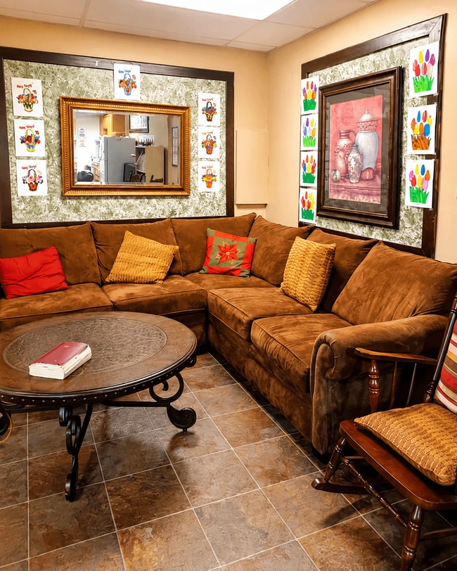 Photo - Deville Manor Apartments