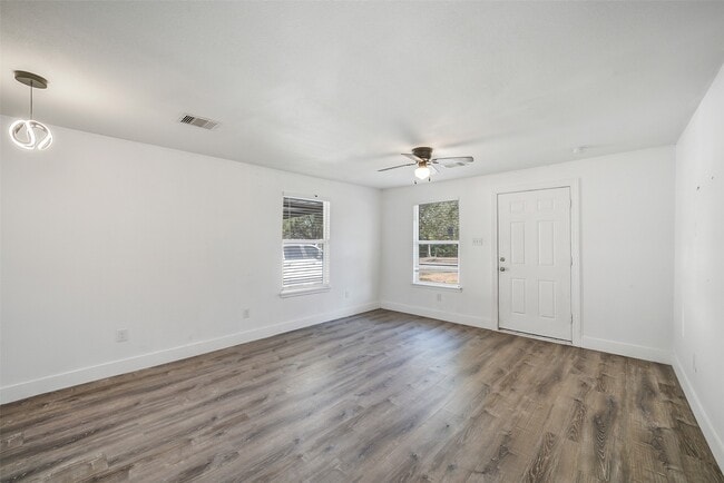 Photo - 307 Penick Rd