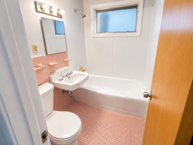Photo - Fremont Unit 4037