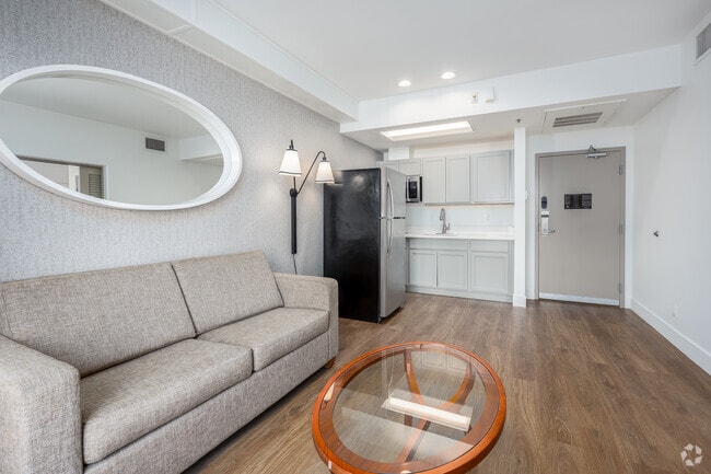 1BR, 1BA - 460SF - Dining Room