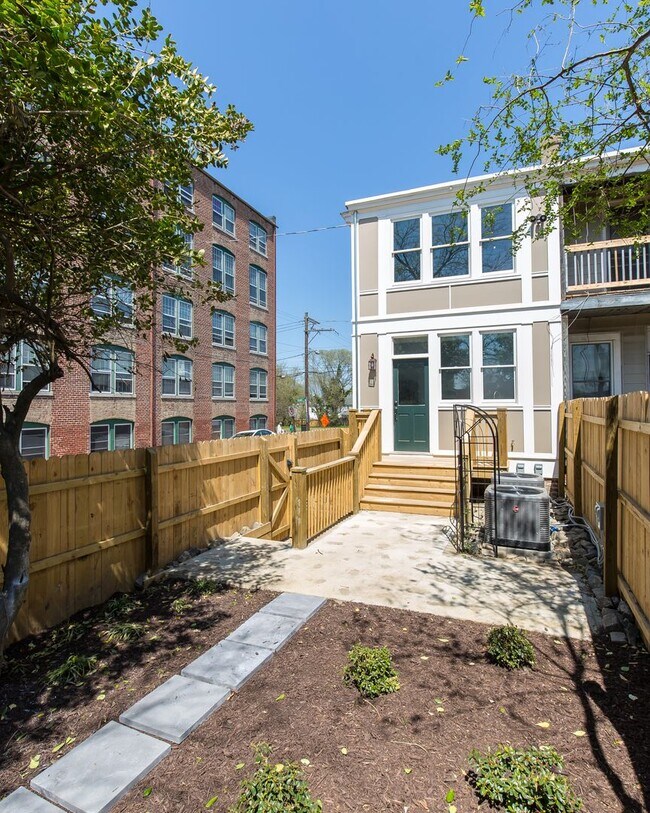 Newly Renovated 3 Bedroom 2.5 Bathroom in ... - Newly Renovated 3 Bedroom 2.5 Bathroom in ... House