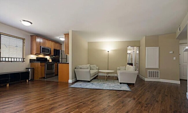 Photo - 10982 Roebling Ave Unidad 323