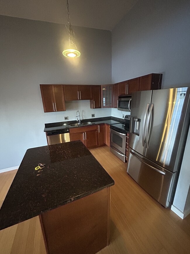 Building Photo - 1511 Main St