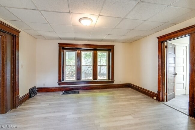 Building Photo - 485 Allyn St