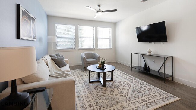 502 E College St Unit 225