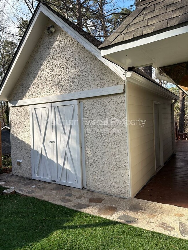 Photo - 835 Timber Lake Trail