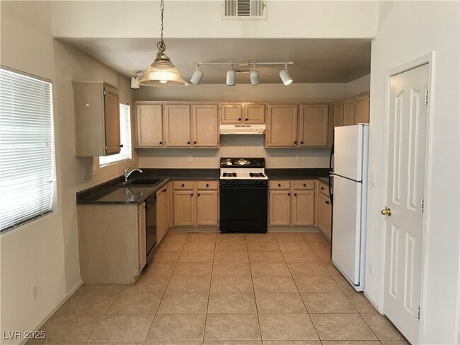 Building Photo - 2064 Lipari Ct Rental