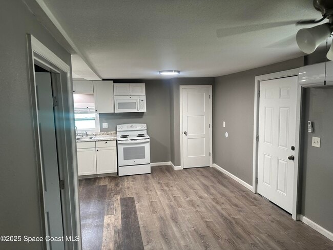 Photo - 330 Palm Ave Unit 3