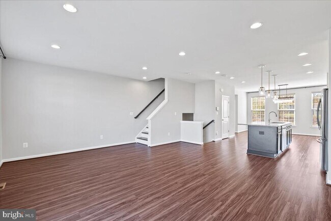 Photo - 8182 Broad Pl