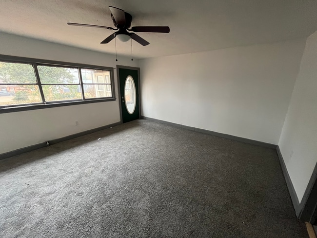 Photo - 754 Raymond Rd Unit B