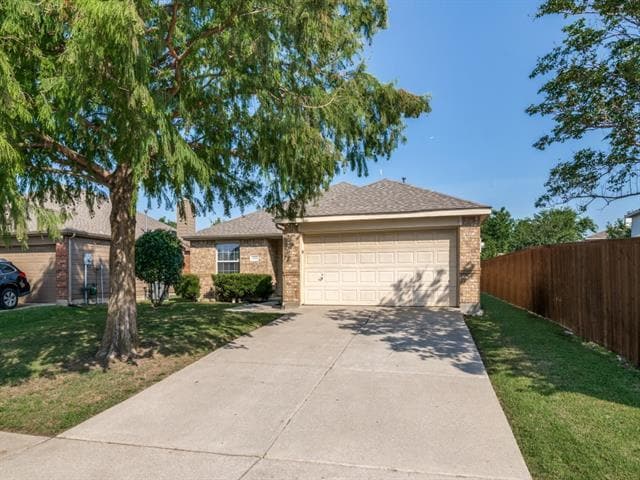 Building Photo - 1109 Alexandria Dr